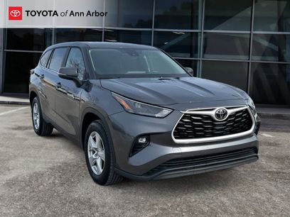 Used 2025 Toyota Highlander LE