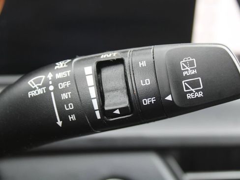 Certified 2024 Kia Seltos EX image 32