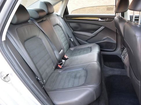 Used 2014 Volkswagen Passat TDI SEL Premium FWD image 15
