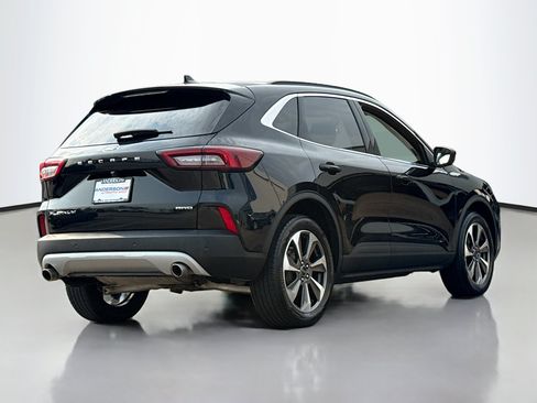 Used 2023 Ford Escape Platinum AWD/4WD image 2