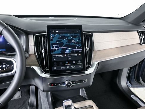 New 2026 Volvo XC90 T8 Ultra w/ Protection Package Premier AWD/4WD image 13