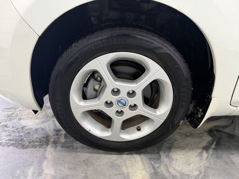 Used 2012 Nissan Leaf SV image 26