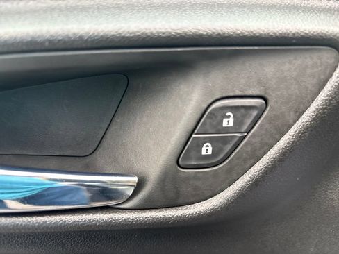 Used 2024 Chevrolet Trax LS w/ LS Convenience Package FWD image 19