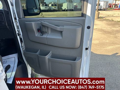Used 2016 Chevrolet Express 2500 RWD image 12