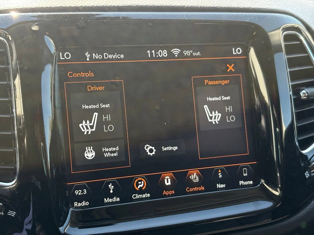 Used 2018 Jeep Compass Limited w/ Navigation Group FWD image 16