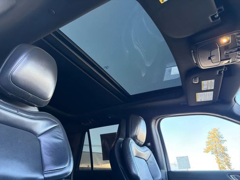 Used 2022 Lincoln Navigator L Reserve image 19