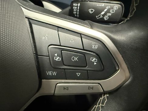 Used 2024 Volkswagen Taos SE AWD/4WD image 19