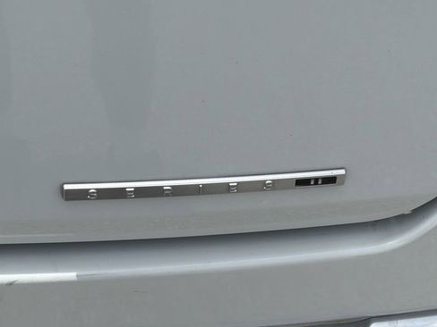 Used 2024 Jeep Wagoneer Series II w/ Flexible Seating Group RWD image 9