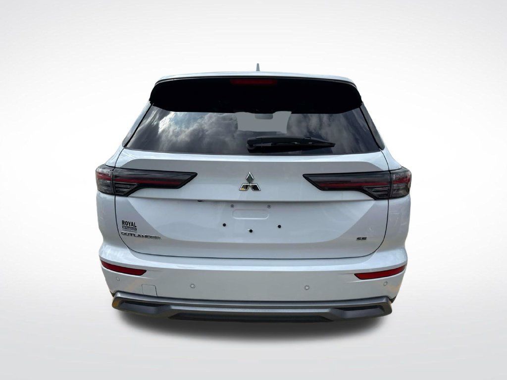 Used 2026 Mitsubishi Outlander SE FWD image 7