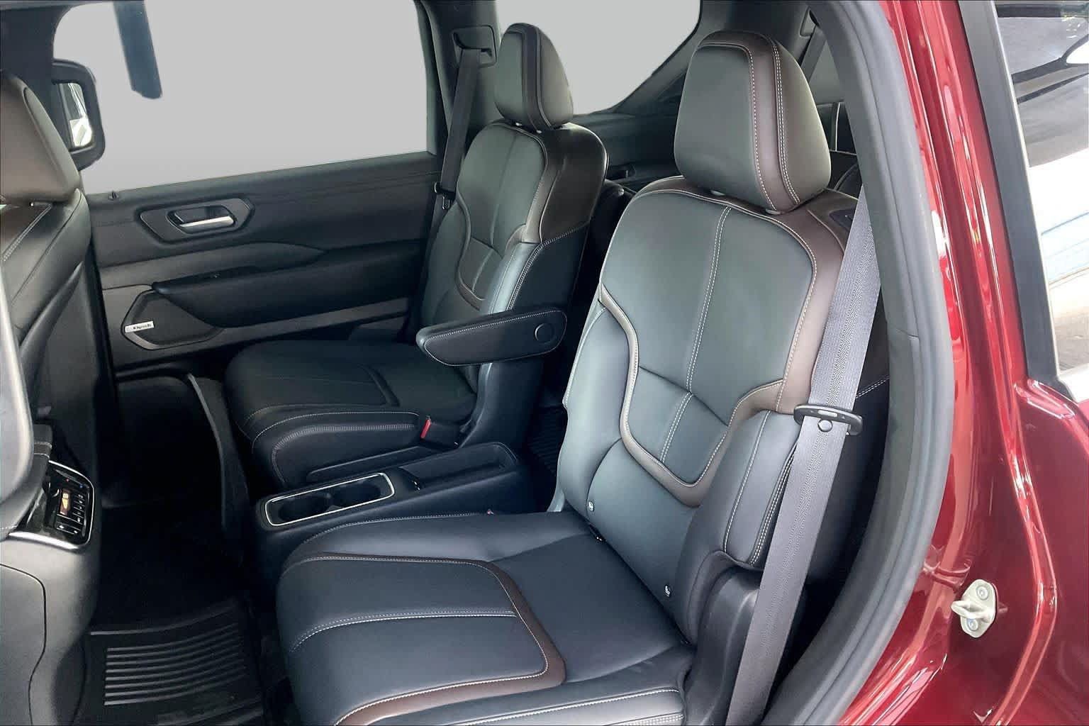 Used 2026 Nissan Armada SL w/ Captain's Chari Seat Package RWD image 21