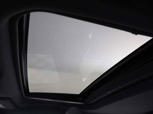 Used 2019 Toyota Avalon Limited image 24