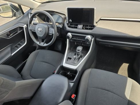 Certified 2023 Toyota RAV4 LE AWD/4WD image 19