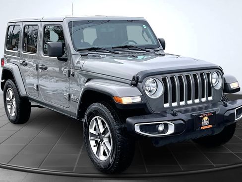 Used 2023 Jeep Wrangler Sahara image 22