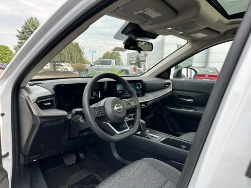 Used 2026 Nissan Kicks SV w/ SV Premium Package AWD/4WD image 11
