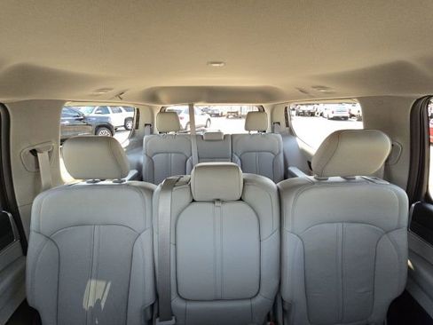 Used 2023 Jeep Wagoneer Series III w/ Preferred Equipment Group image 20