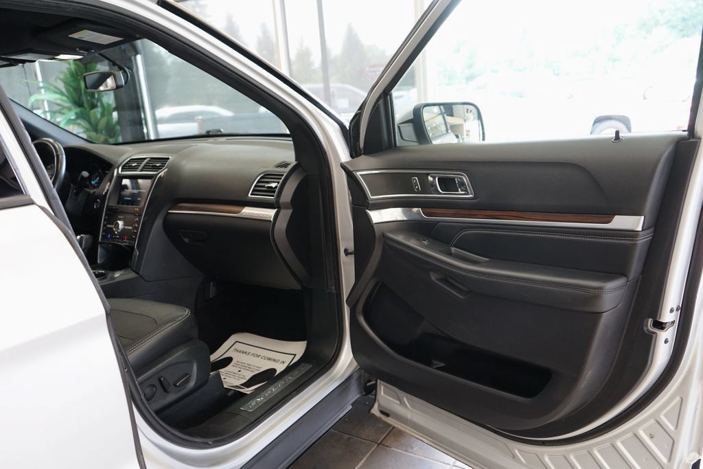 Used 2019 Ford Explorer Limited w/ Class III Trailer Tow Package AWD/4WD image 44