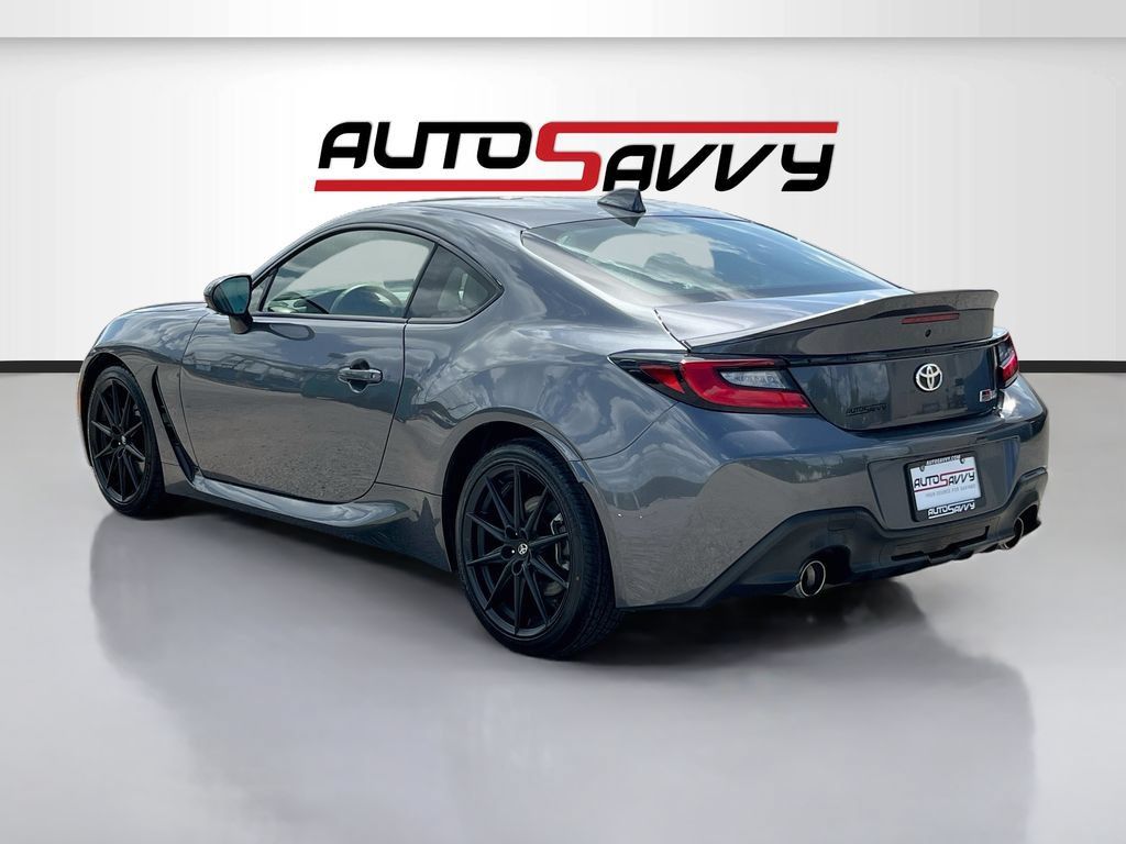 Used 2025 Toyota GR86 Premium w/ ALL Weather Mat Package (TMS) RWD image 5