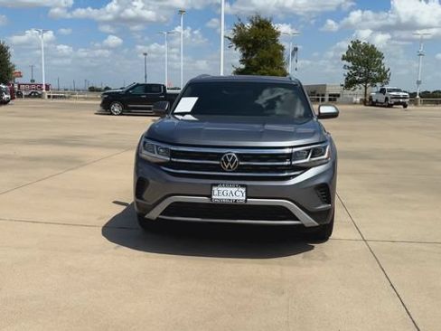 Used 2023 Volkswagen Atlas Cross Sport SE FWD image 3
