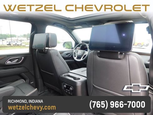 Used 2023 Chevrolet Suburban Premier w/ Advanced Technology Package AWD/4WD image 25