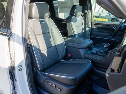 New 2026 GMC Sierra 1500 AT4X AWD/4WD image 9