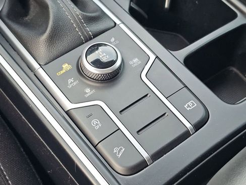 Used 2022 Kia Sorento LX AWD/4WD image 9
