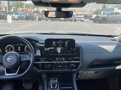 Used 2023 Nissan Pathfinder Platinum AWD/4WD image 23