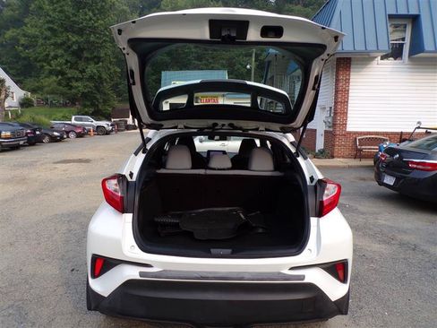 Used 2019 Toyota C-HR XLE FWD image 36