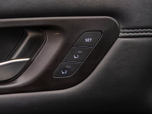 Used 2022 Nissan Pathfinder Platinum w/ Cargo Package image 12