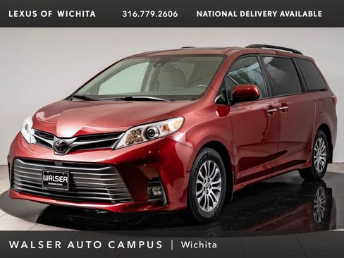 Used 2020 Toyota Sienna XLE FWD image 1