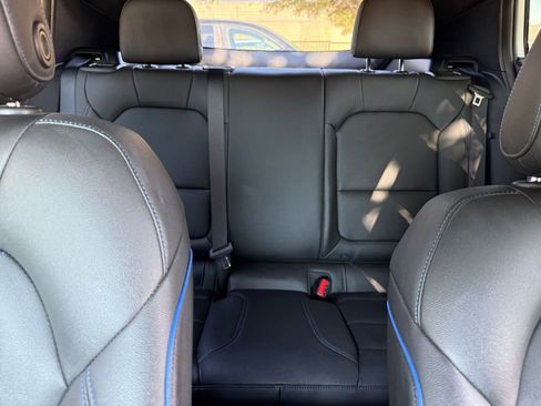 Used 2025 Buick Envista Sport Touring image 38