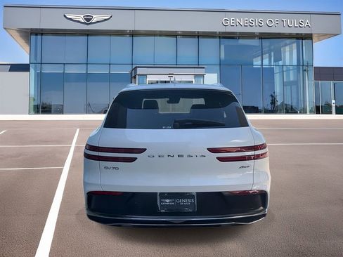 Used 2026 Genesis GV70 2.5T Advanced image 7