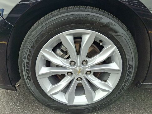 Used 2025 Chevrolet Malibu LT FWD image 9