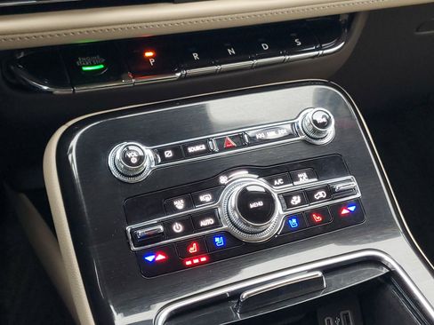 Certified 2022 Lincoln Nautilus Reserve w/ Equipment Group 201A image 18