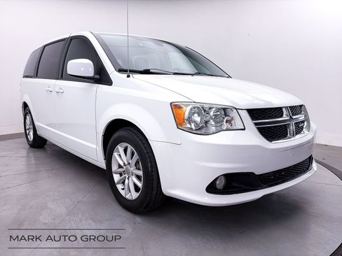 Used 2020 Dodge Grand Caravan SE FWD image 1