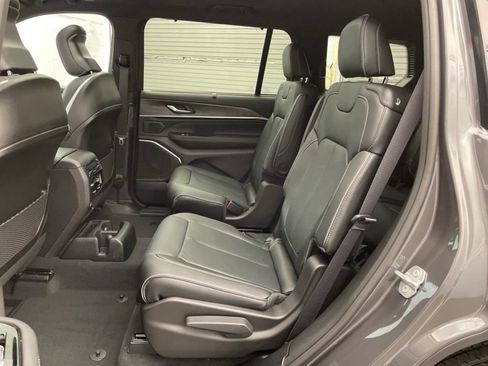 New 2025 Jeep Grand Cherokee L Overland w/ Luxury Tech Group IV image 20