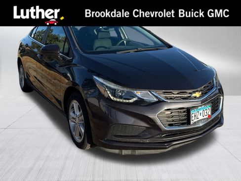 Used 2017 Chevrolet Cruze LT w/ Convenience Package image 1
