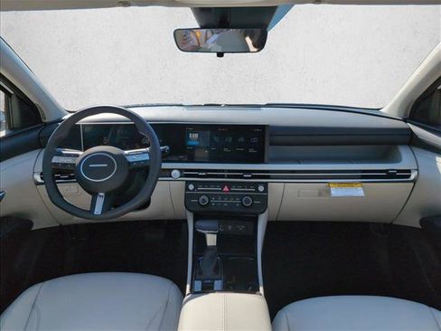 New 2026 Hyundai Tucson SE image 18