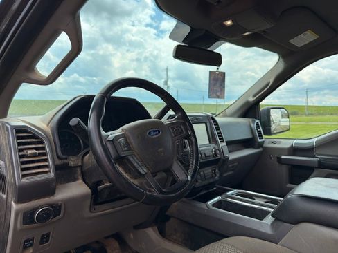 Used 2019 Ford F150 XLT w/ Equipment Group 302A Luxury AWD/4WD image 3