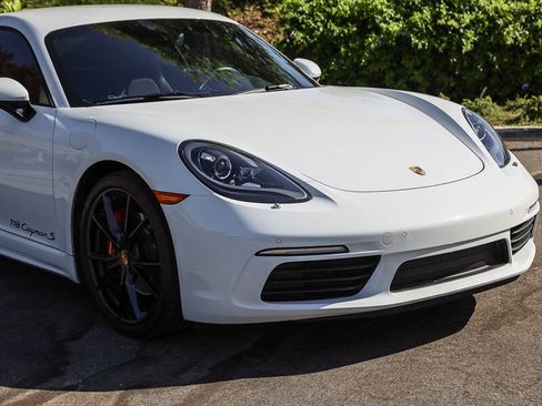 Used 2018 Porsche 718 Cayman S RWD image 9