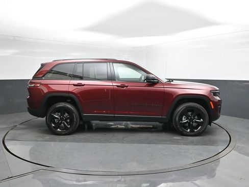 New 2025 Jeep Grand Cherokee Laredo image 26