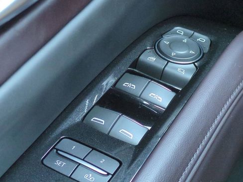 Used 2024 Cadillac Escalade ESV Sport Platinum w/ LPO, ONYX Package AWD/4WD image 24