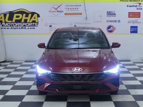 Used 2025 Hyundai Elantra SEL FWD image 2