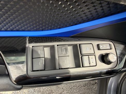 Used 2021 Toyota C-HR XLE image 12