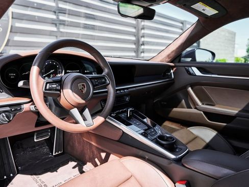 Used 2020 Porsche 911 Carrera 4S w/ Premium Package AWD/4WD image 2