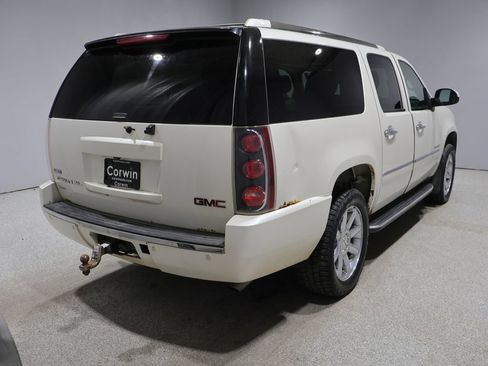 Used 2011 GMC Yukon XL Denali AWD/4WD image 2