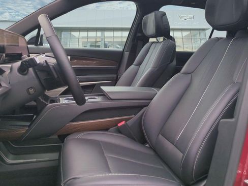 Certified 2026 Cadillac Vistiq Premium Luxury AWD/4WD image 16