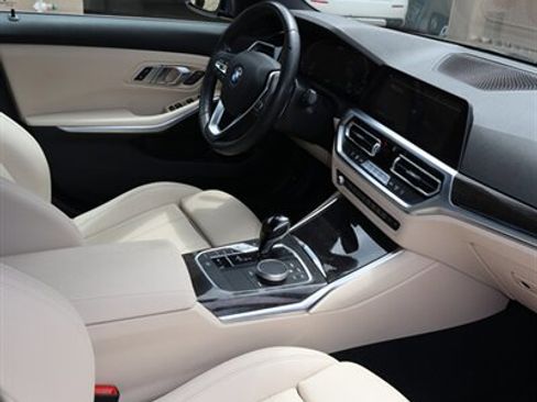 Used 2021 BMW 330e w/ Convenience Package image 25