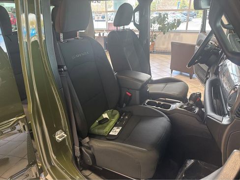 Used 2021 Jeep Wrangler Unlimited Sahara w/ Uconnect 4C Nav & Sound Group AWD/4WD image 29