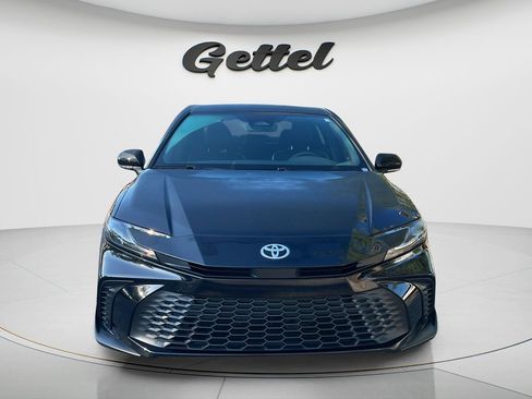 Used 2025 Toyota Camry SE w/ Convenience Package FWD image 2
