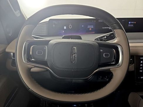 New 2026 Lincoln Navigator Black Label AWD/4WD image 18